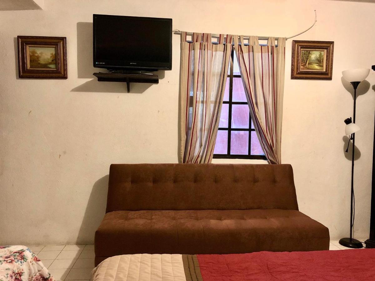 Oyo Hotel Cuatro Reales Galeana Exterior photo
